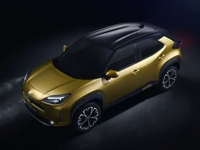 1920 toyota new yaris cross high front left