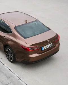2024 newcamry executive bronze static 007