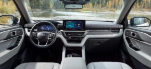 2025 Ford Explorer Platinum 02