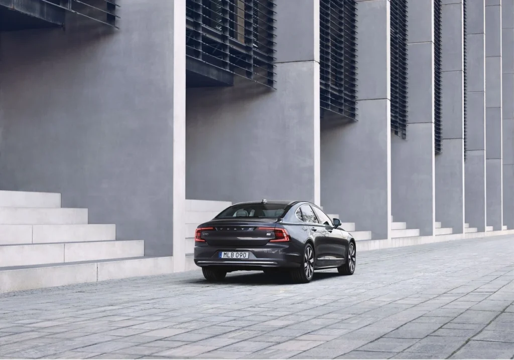 294998 S90 Recharge T8 AWD Platinum Grey