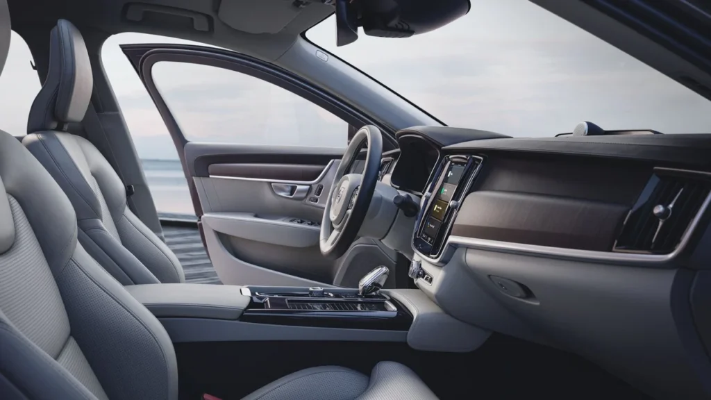 295000 S90 Recharge T8 AWD