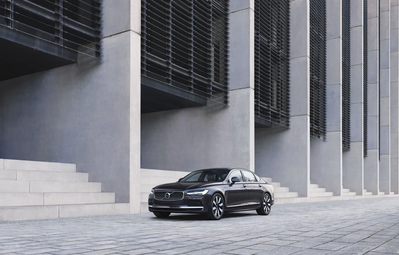 295005 S90 Recharge T8 AWD Platinum Grey