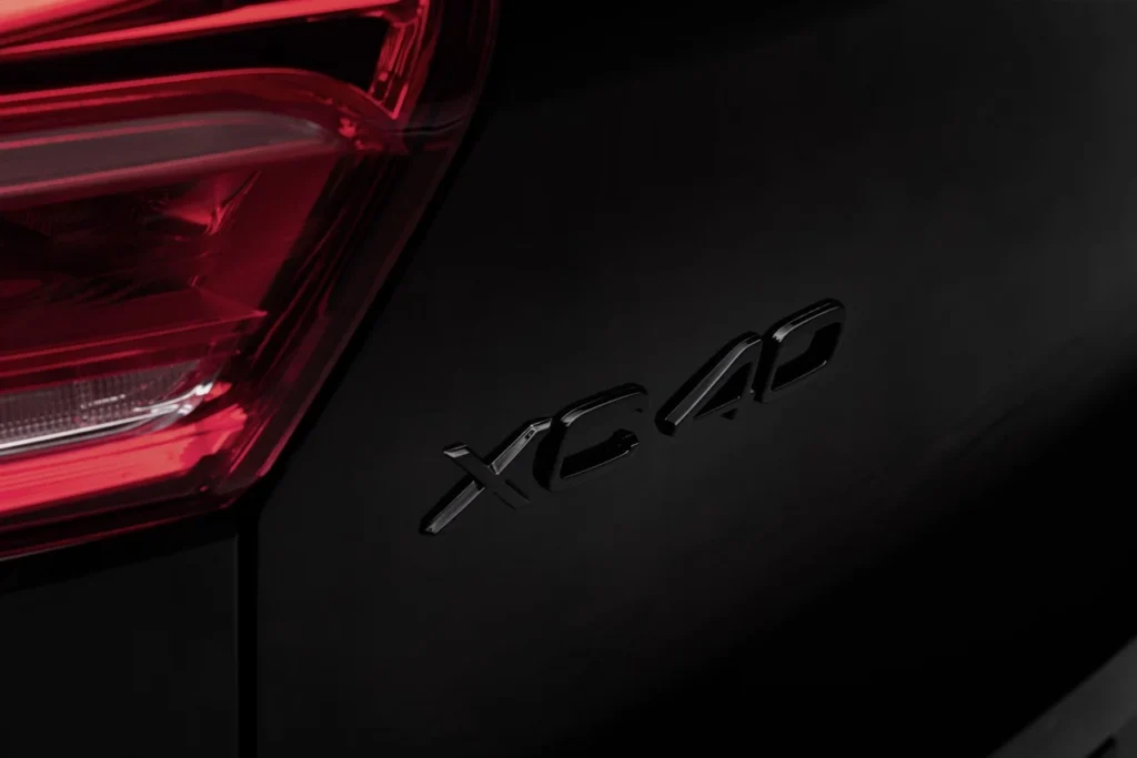 324102 Volvo XC40 Black Edition