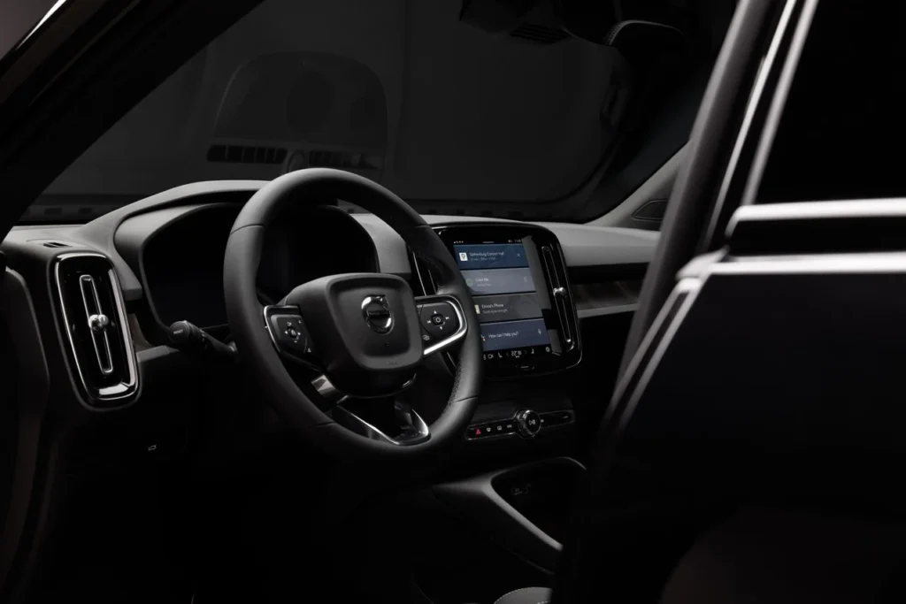 324103 Volvo 40 Series Black Edition Interior