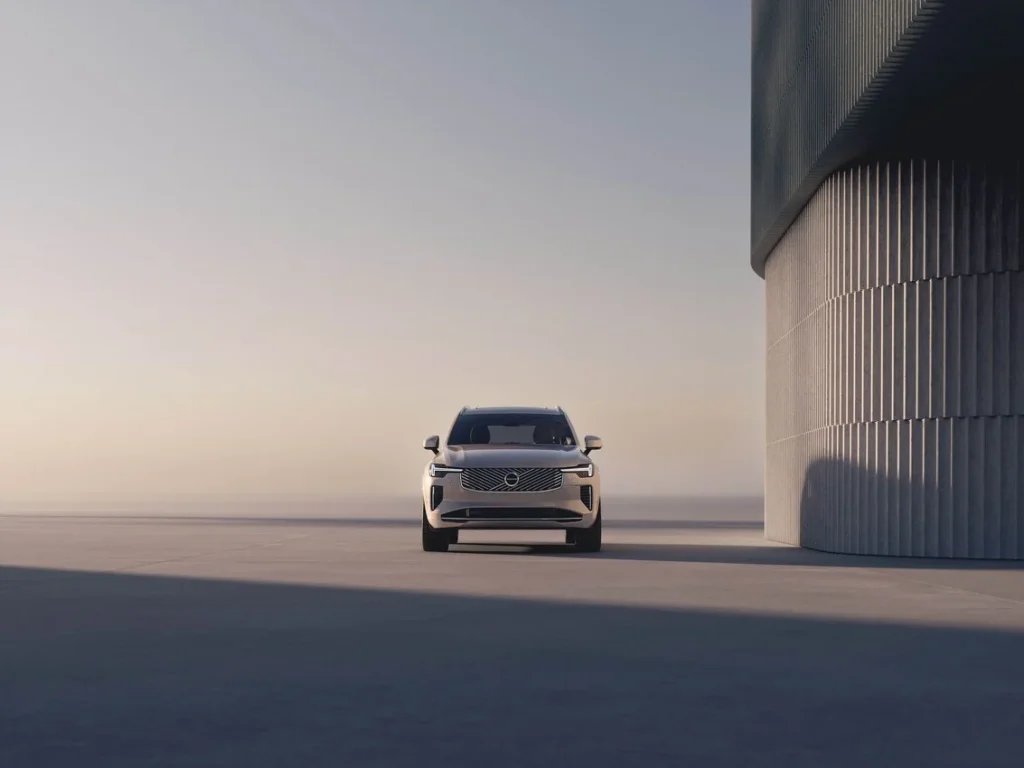 331872 New Volvo XC90 exterior