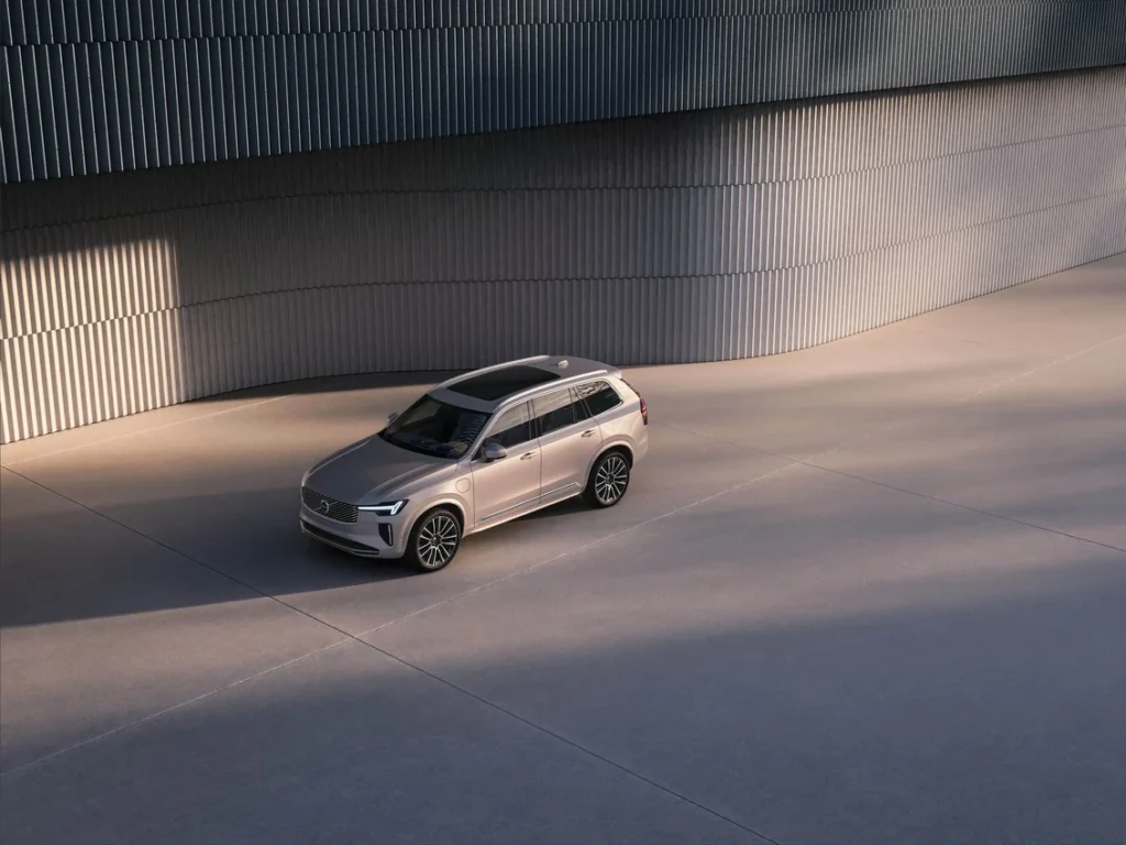 331873 New Volvo XC90 exterior