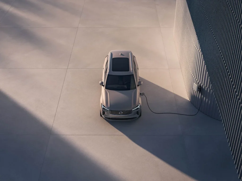 331874 New Volvo XC90 exterior