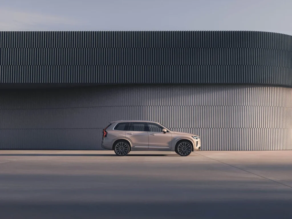 331876 New Volvo XC90 exterior