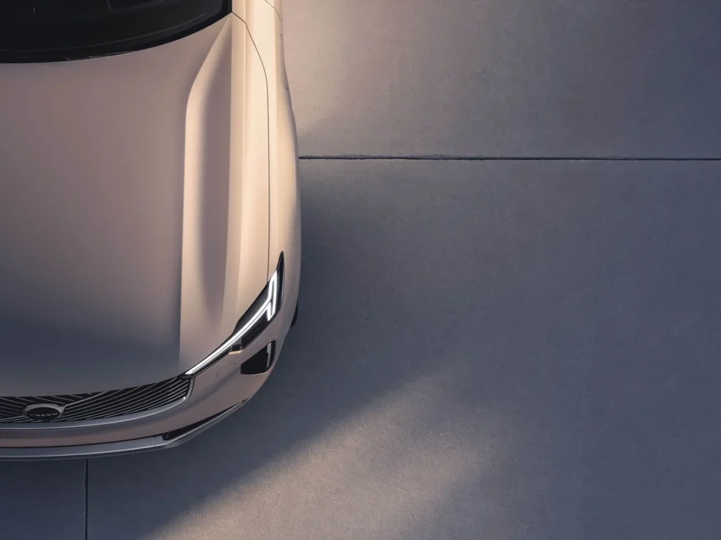 331883 New Volvo XC90 exterior