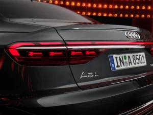 Audi A8 L 60 TFSI 11