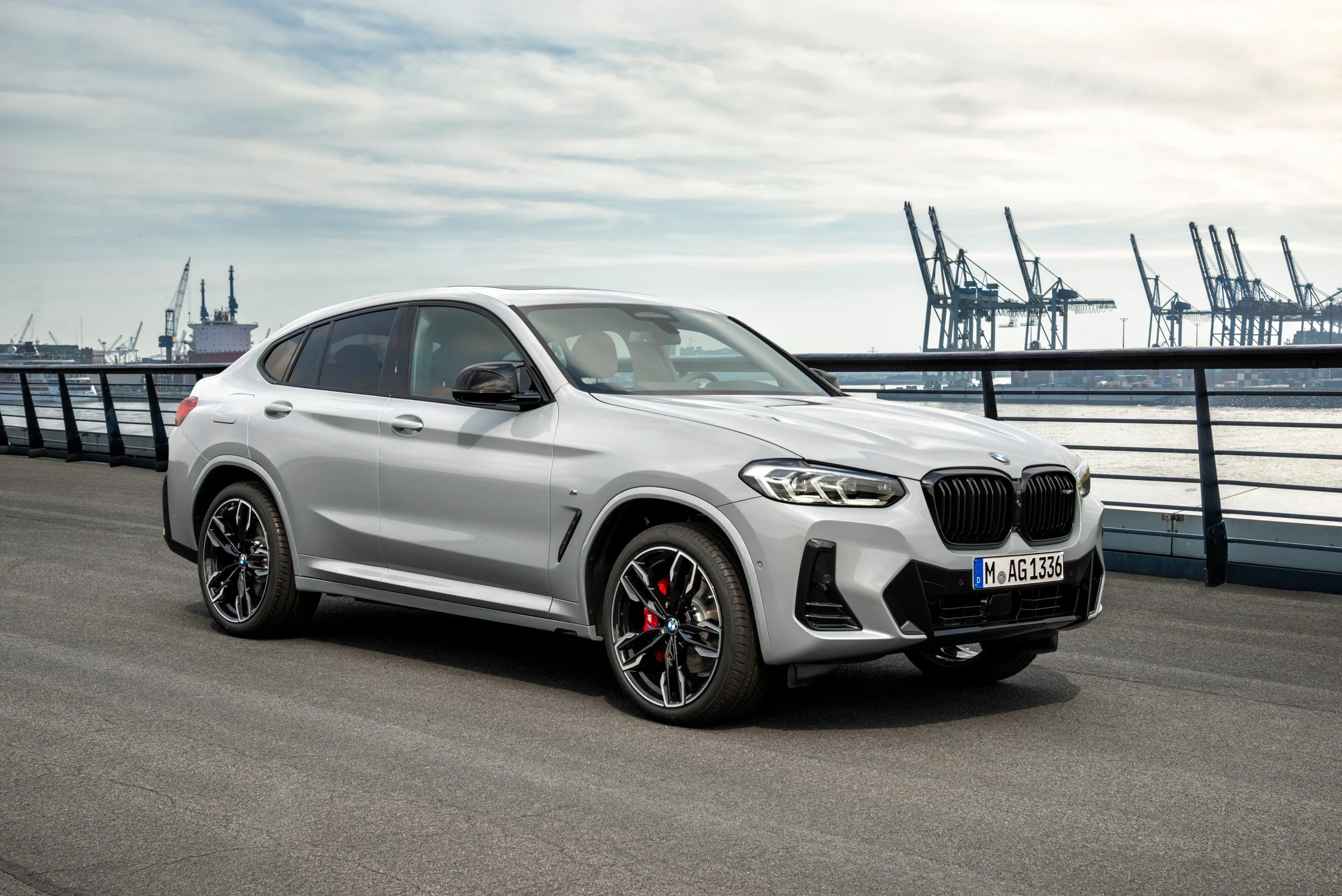 P90424727 lowRes the new bmw x4 m40i 
