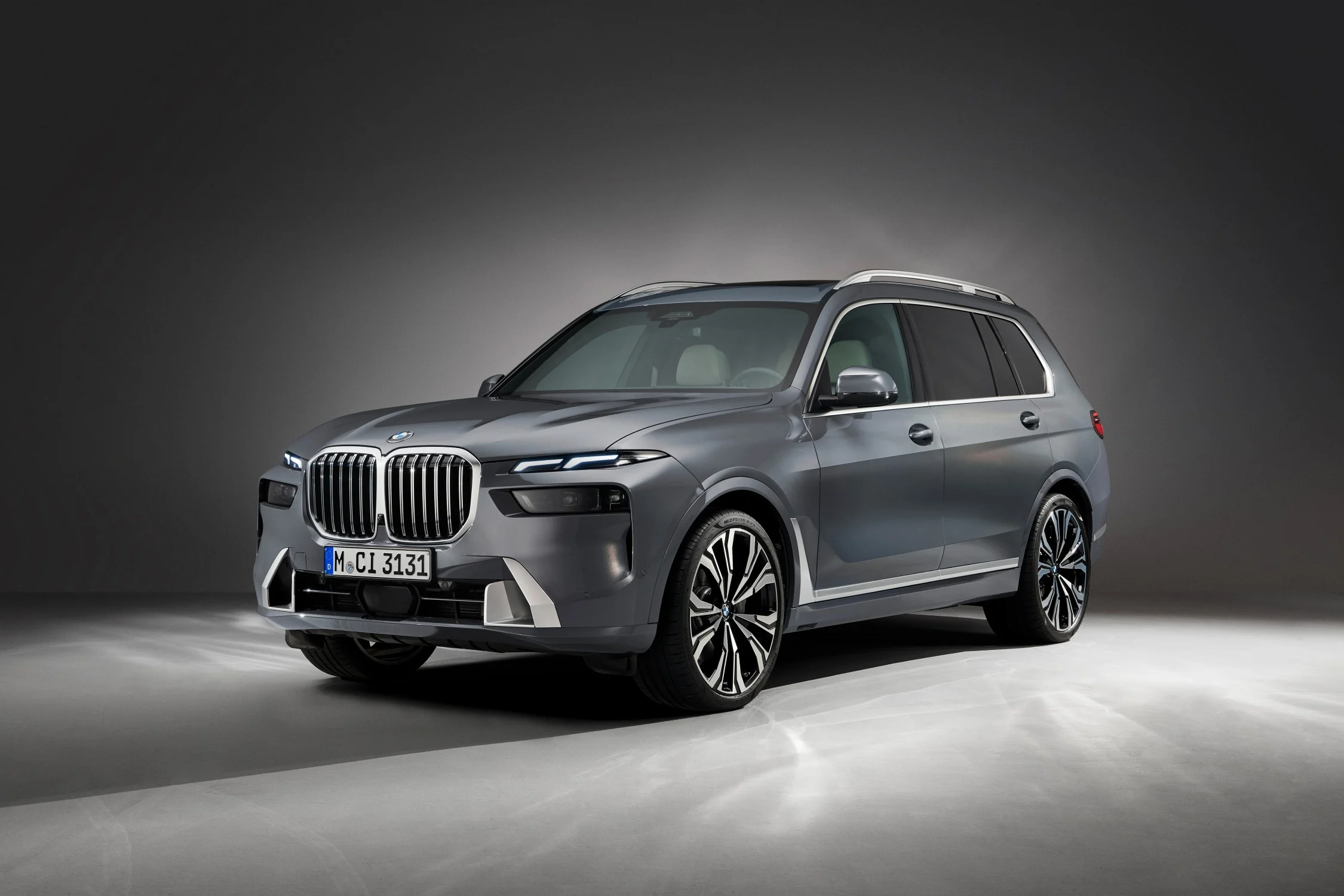 P90457299 lowRes the new bmw x7 04 20