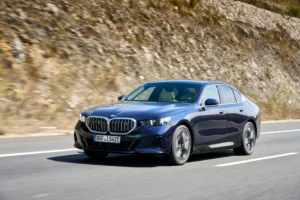 P90523021 lowRes the bmw i5 edrive40