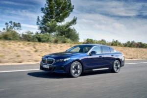 P90523023 lowRes the bmw i5 edrive40