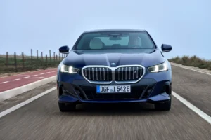 P90523035 lowRes the bmw i5 edrive40