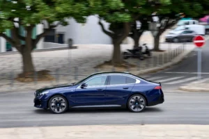 P90523036 lowRes the bmw i5 edrive40