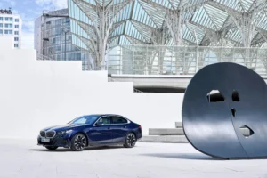 P90523041 lowRes the bmw i5 edrive40