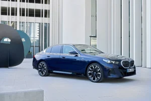 P90523044 lowRes the bmw i5 edrive40