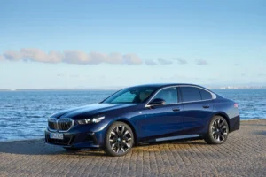 P90523048 lowRes the bmw i5 edrive40