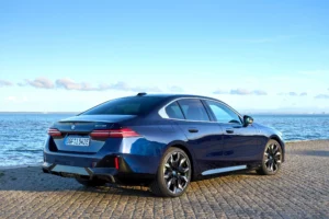 P90523049 lowRes the bmw i5 edrive40