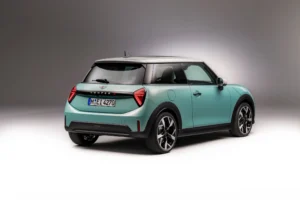 P90536603 lowRes mini cooper s 02 202