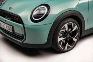 P90536613 lowRes mini cooper s 02 202
