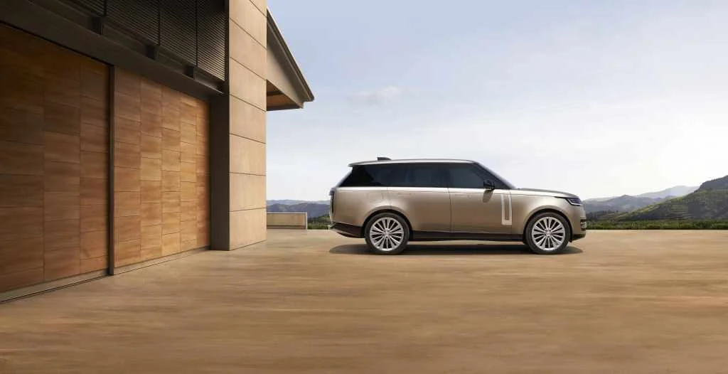 RR 22MY 01 Exterior 261021 117 DX