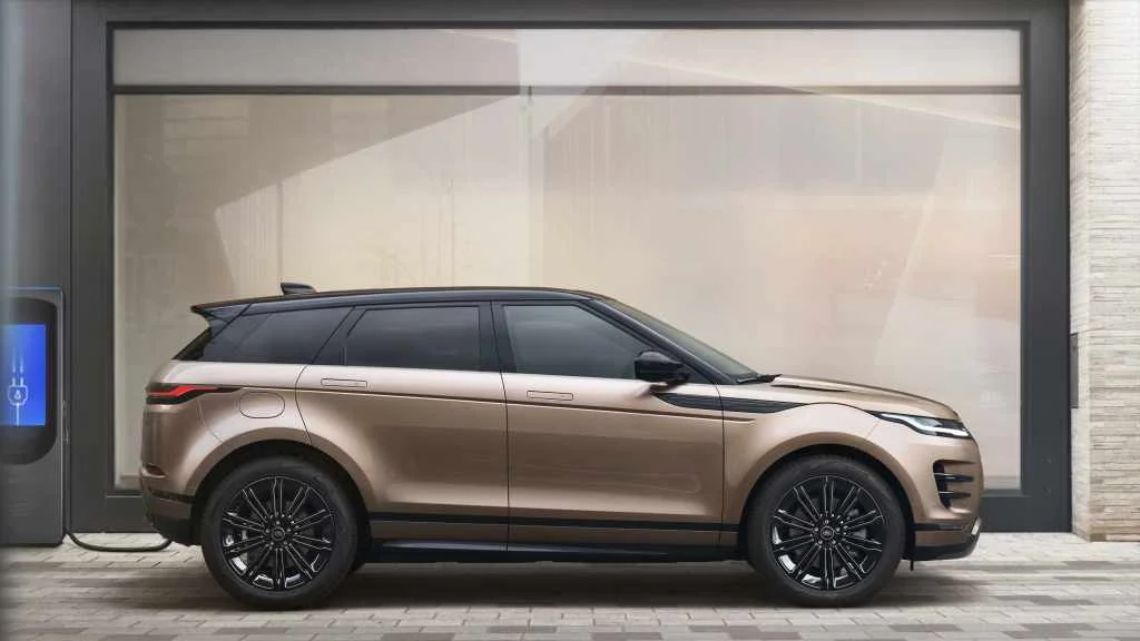 RR EVQ 24MY DYNAMIC HSE 210623 09