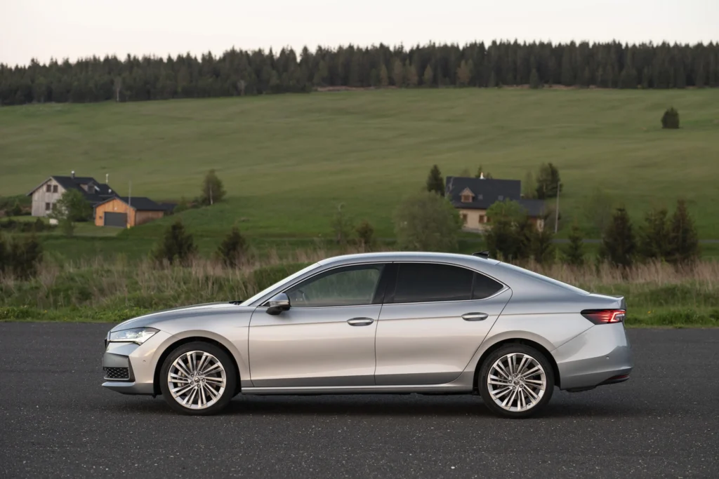 Skoda Superb berline 2024 exterieur 26 jpg