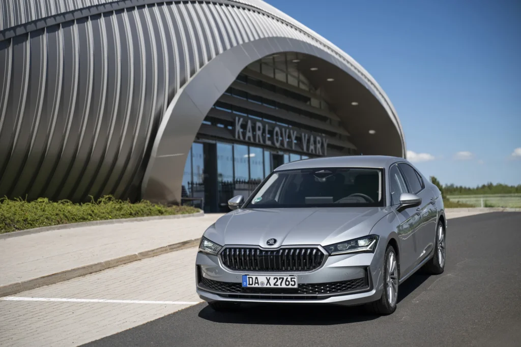 Skoda Superb berline 2024 exterieur 36 jpg