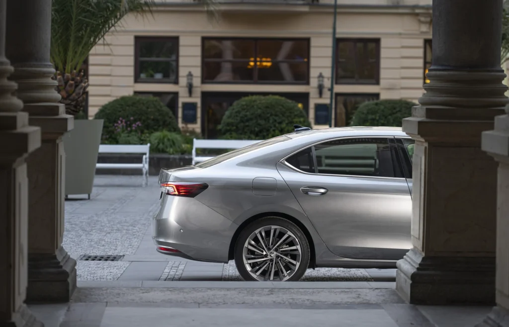 Skoda Superb berline 2024 exterieur 39 jpg