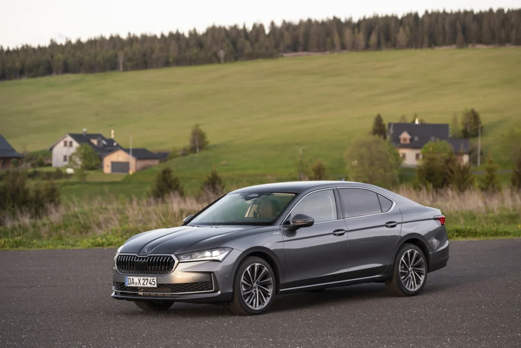 Skoda Superb berline 2024 exterieur 54 jpg