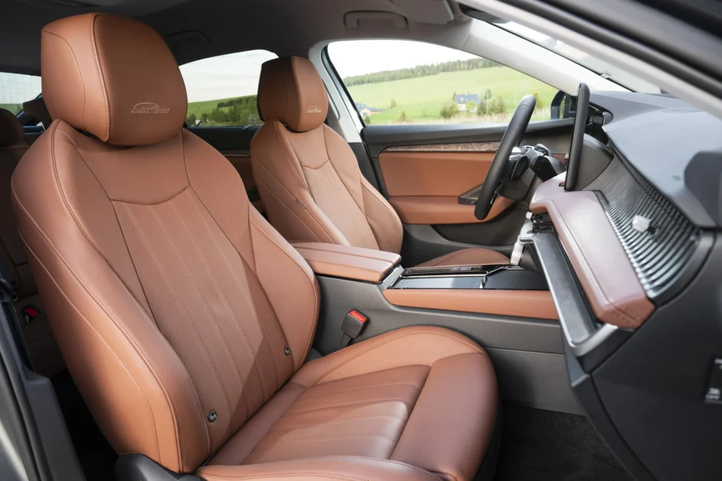 Skoda Superb berline 2024 interieur 9 jpg