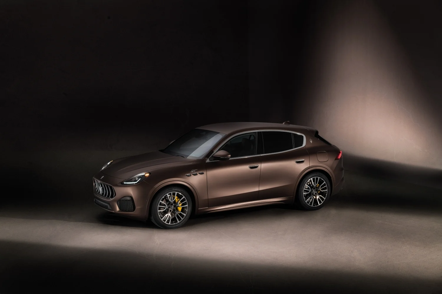 Small 19206 002MaseratiGrecaleGT