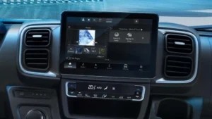 mondial de l auto 2024 peugeot utilitaire boxer e boxer interieur tableau de bord 1024x578 1