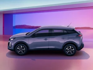 peugeot 2008 side view