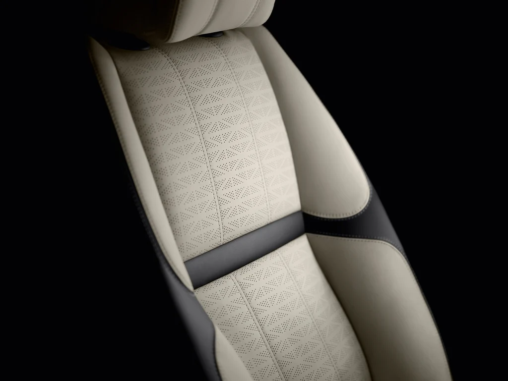 rrvelar18my270gblinteriordetails010317