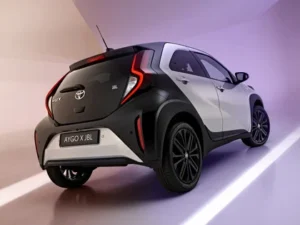 toyotaaygoxjbl main6