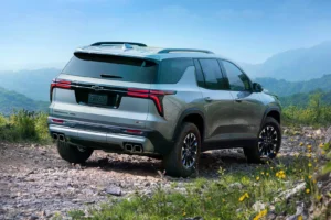 2024 chevrolet traverse 4dr suv z71 rq oem 2 1600x1067