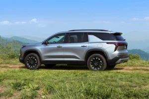 2024 chevrolet traverse 4dr suv z71 s oem 3 1600x1067