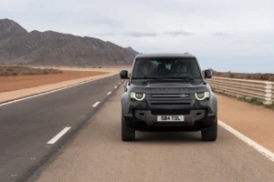 DEF 130 V8 25MY 080524 04 DYNAMIC