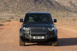 DEF 130 V8 25MY 080524 09 STATIC