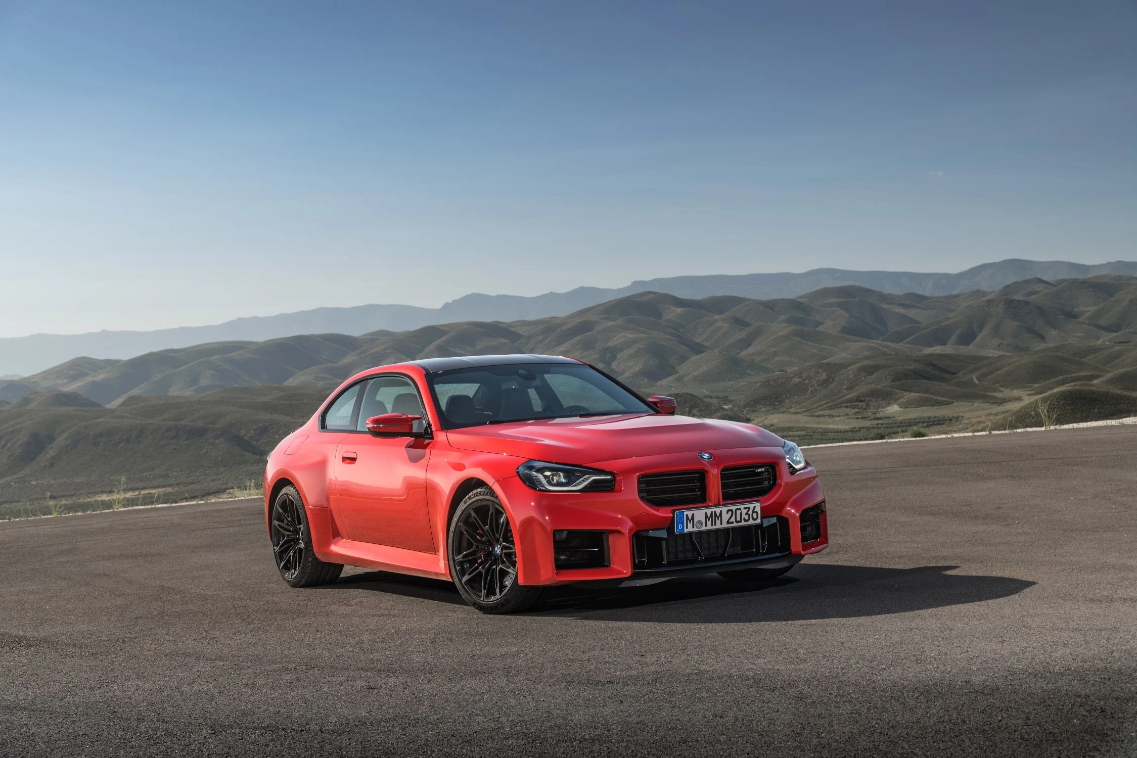 P90481929_lowRes_the-all-new-bmw-m2-s