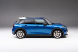 P90553905 lowRes mini cooper s 5 door