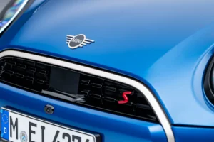 P90553911 lowRes mini cooper s 5 door