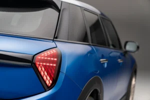 P90553915 lowRes mini cooper s 5 door