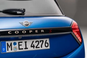 P90553916 lowRes mini cooper s 5 door