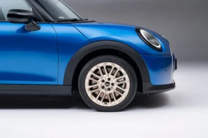 P90553919 lowRes mini cooper s 5 door