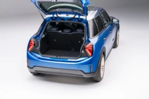 P90553926 lowRes mini cooper s 5 door