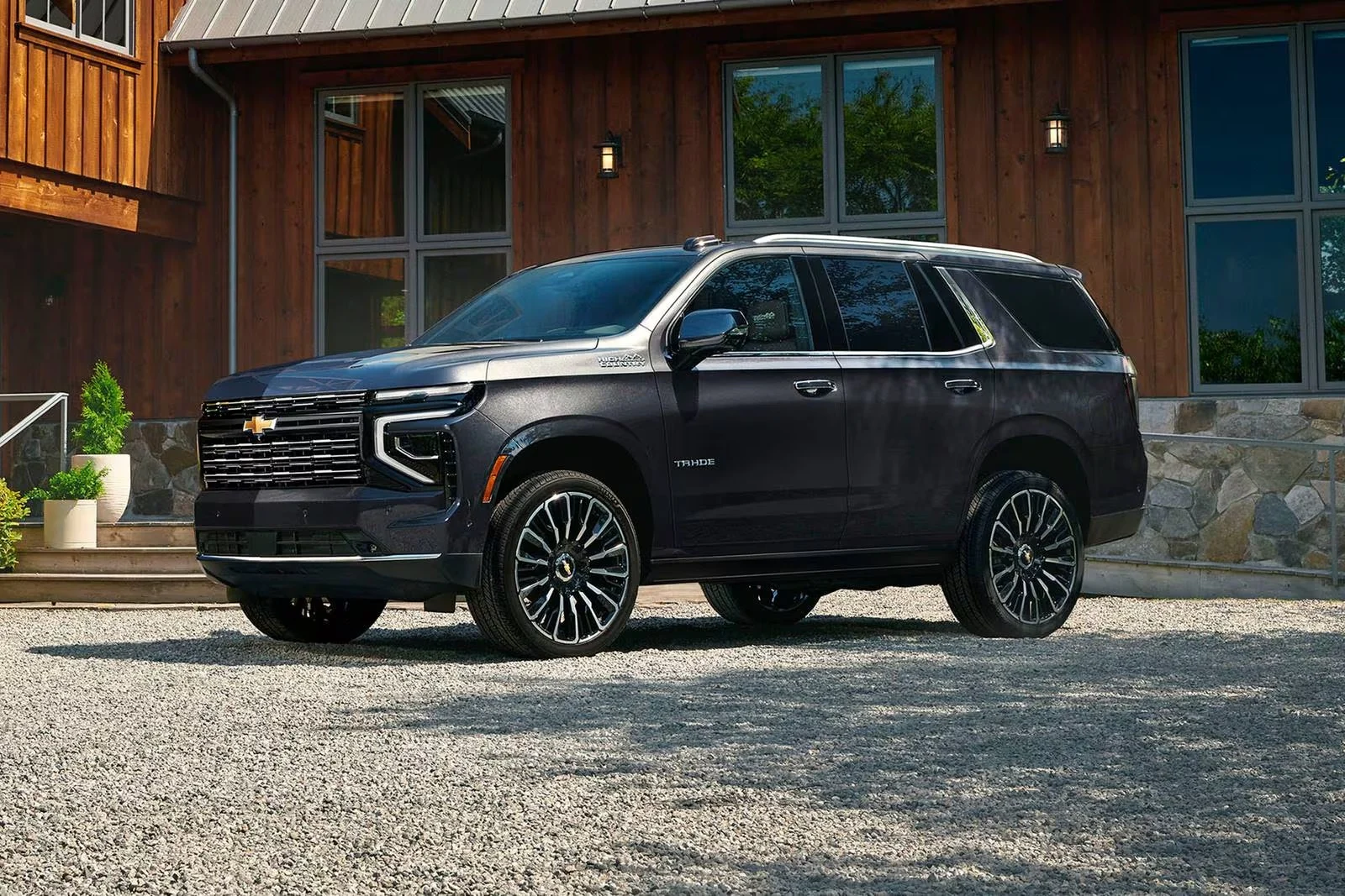 2026_chevrolet_tahoe_4dr-suv_high-country_fq_oem_1_1600